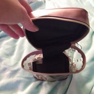 Makeup bag